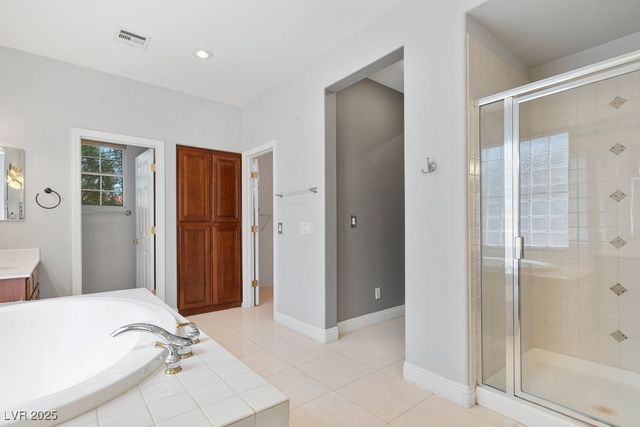 10127 Clifton Forge Avenue, Las Vegas, NV 89148