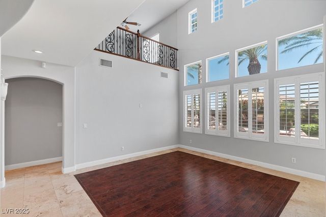 10127 Clifton Forge Avenue, Las Vegas, NV 89148