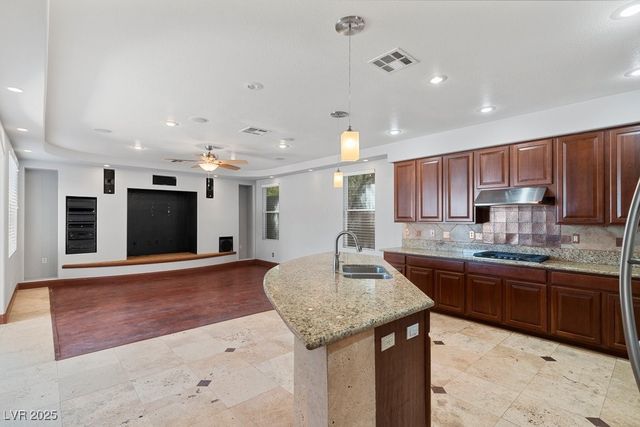 10127 Clifton Forge Avenue, Las Vegas, NV 89148