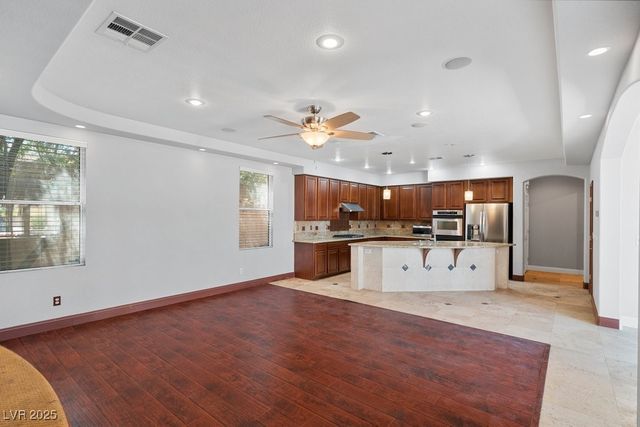 10127 Clifton Forge Avenue, Las Vegas, NV 89148