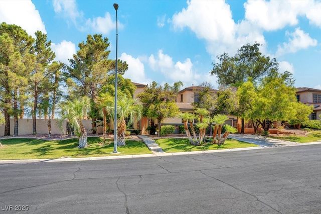 10127 Clifton Forge Avenue, Las Vegas, NV 89148