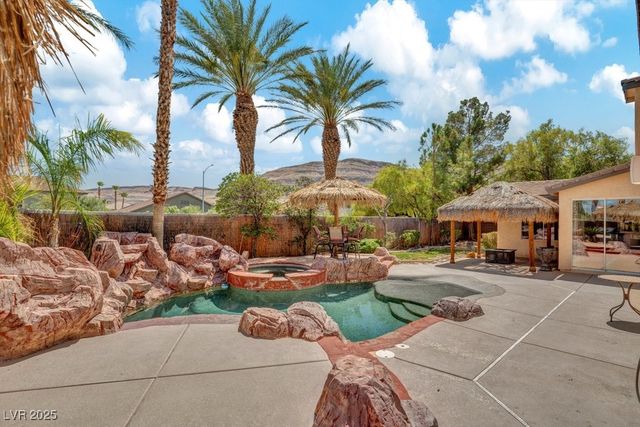 10127 Clifton Forge Avenue, Las Vegas, NV 89148