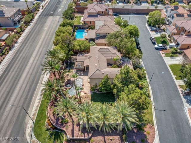 10127 Clifton Forge Avenue, Las Vegas, NV 89148