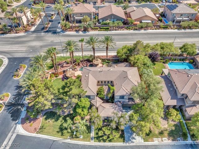 10127 Clifton Forge Avenue, Las Vegas, NV 89148