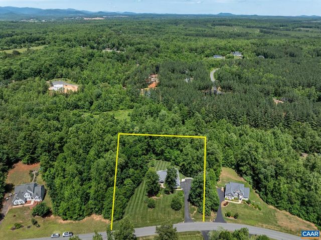 527 HANCOCK DR, Ruckersville, VA 22968