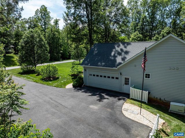 527 HANCOCK DR, Ruckersville, VA 22968