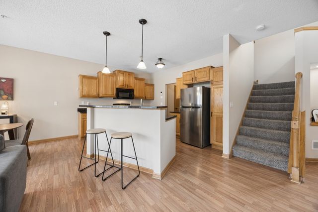 191 Larpenteur Avenue E A, Maplewood, MN 55117