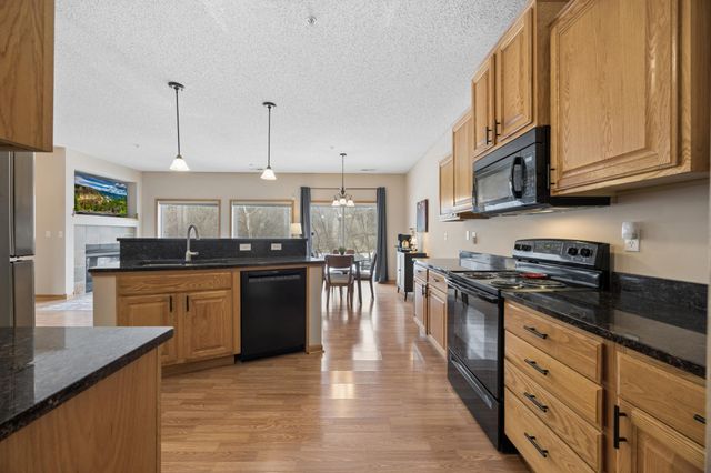 191 Larpenteur Avenue E A, Maplewood, MN 55117