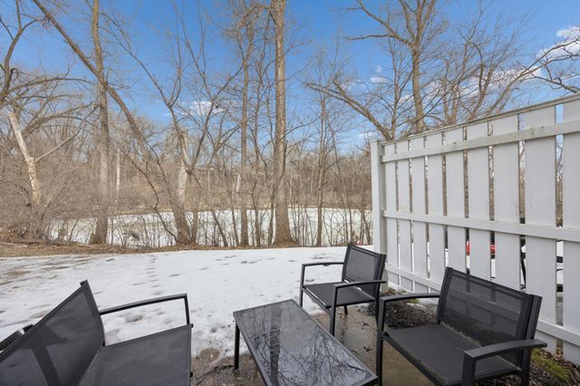 191 Larpenteur Avenue E A, Maplewood, MN 55117