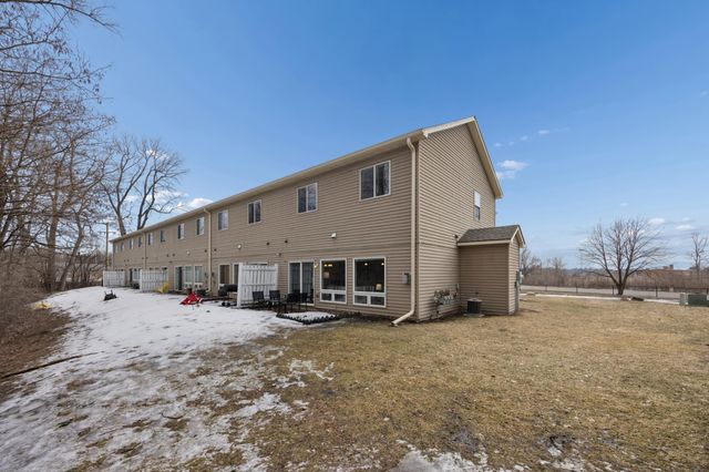 191 Larpenteur Avenue E A, Maplewood, MN 55117