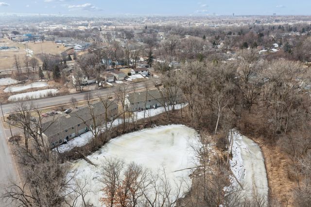 191 Larpenteur Avenue E A, Maplewood, MN 55117