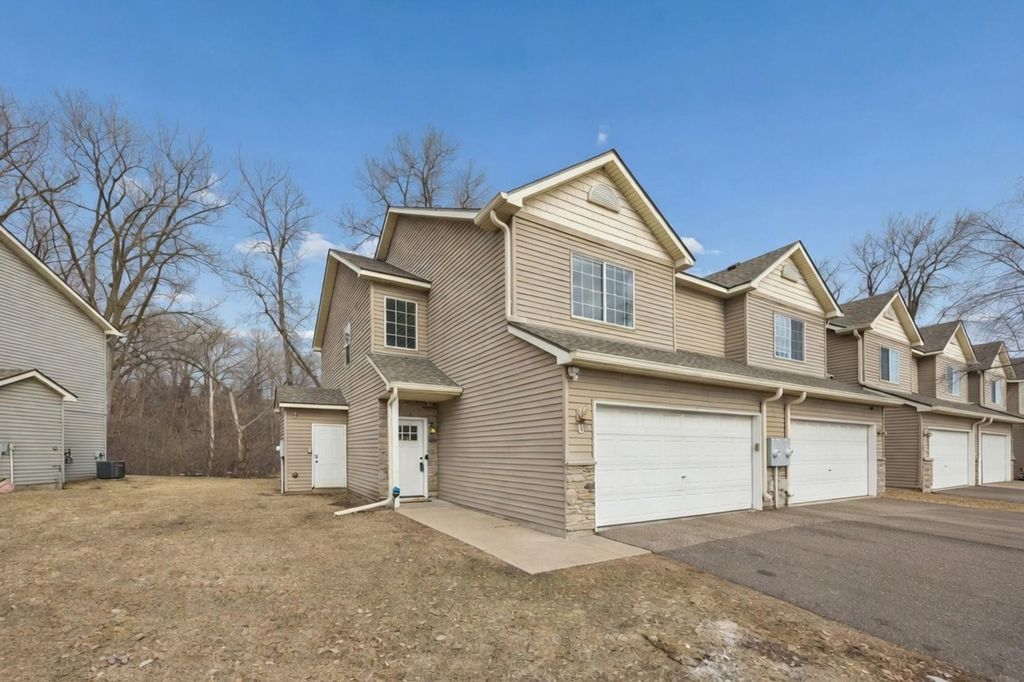 191 Larpenteur Avenue E A, Maplewood, MN 55117