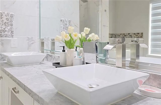 100 S J Hernandez Street, Weslaco, TX 78596