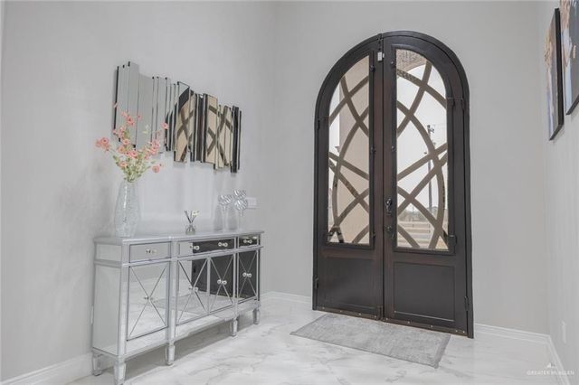 100 S J Hernandez Street, Weslaco, TX 78596