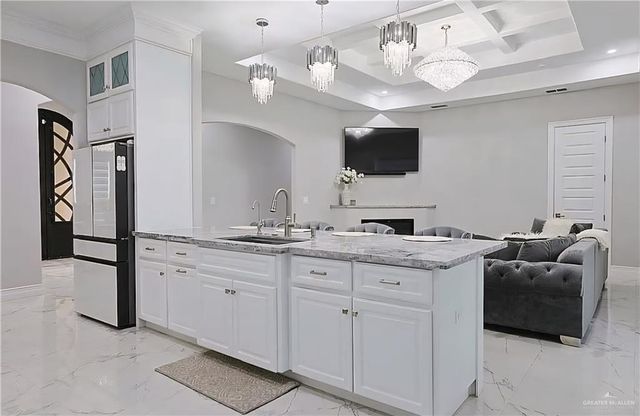 100 S J Hernandez Street, Weslaco, TX 78596