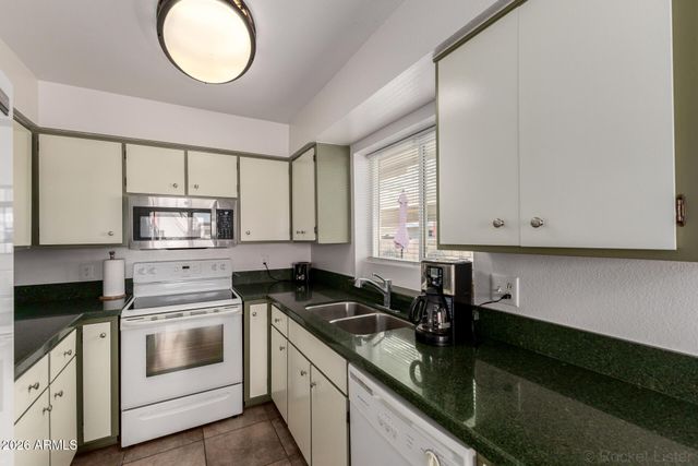 5518 E LINDSTROM Lane A1, Mesa, AZ 85215
