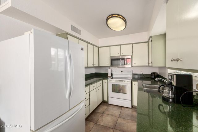 5518 E LINDSTROM Lane A1, Mesa, AZ 85215