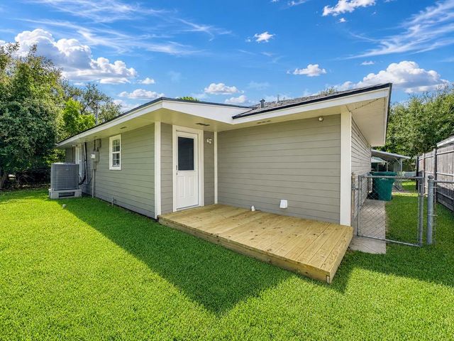 1108 Prune Street, La Marque, TX 77568