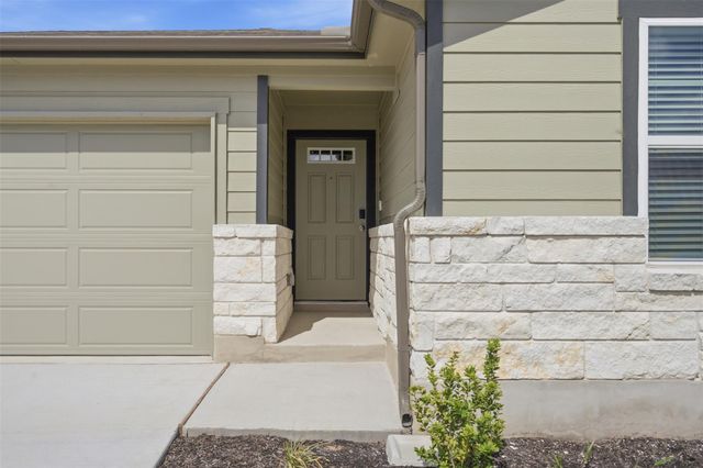 121 Honey Bee RD, Jarrell, TX 76537