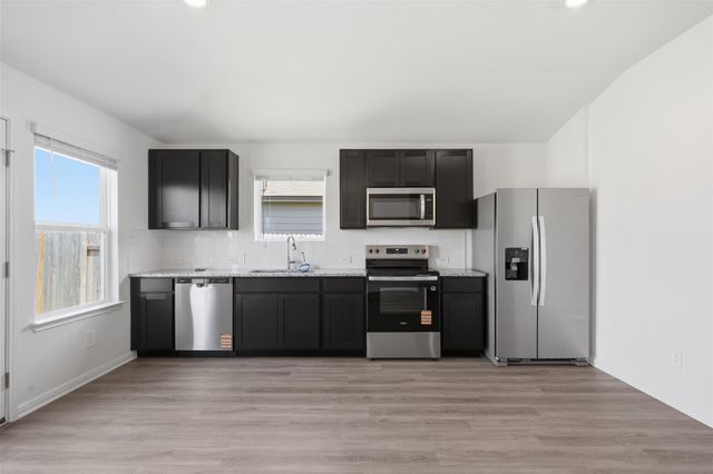 121 Honey Bee RD, Jarrell, TX 76537