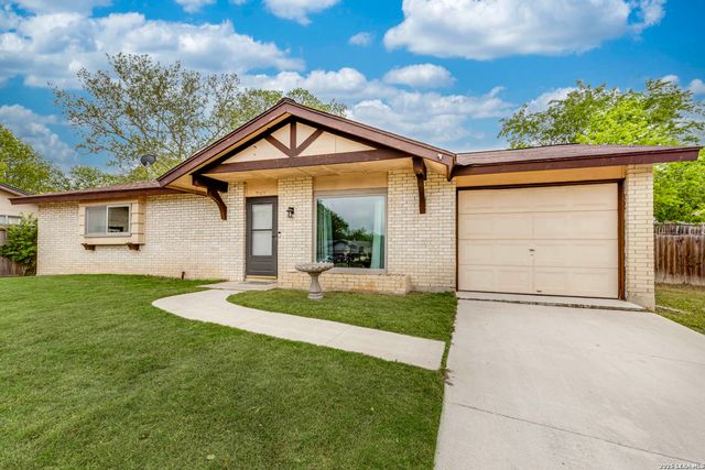 7925 Dry Canyon Trl, Live Oak, TX 78233