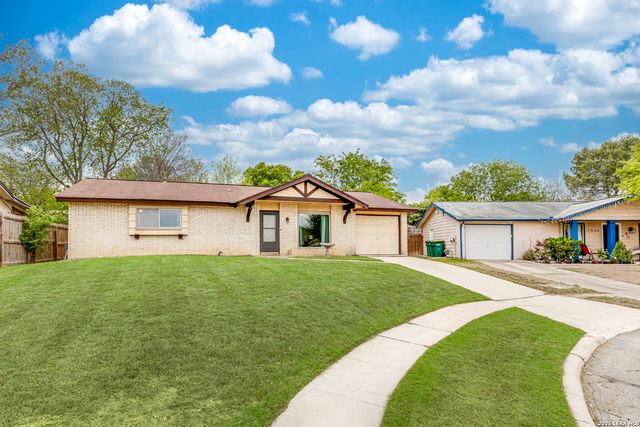 7925 Dry Canyon Trl, Live Oak, TX 78233