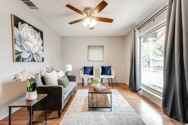 7925 Dry Canyon Trl, Live Oak, TX 78233