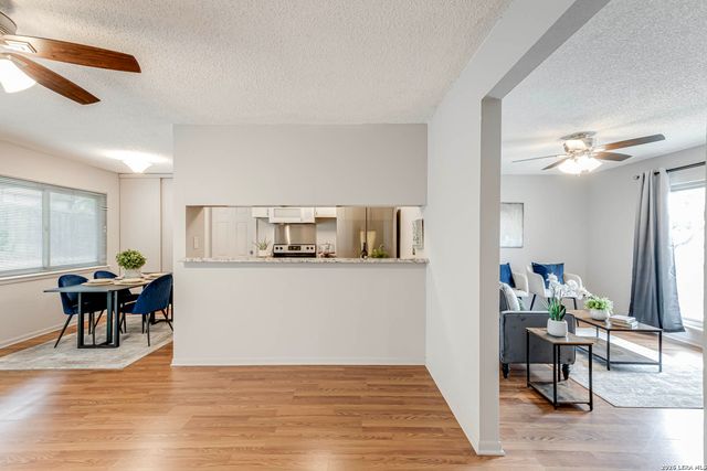 7925 Dry Canyon Trl, Live Oak, TX 78233