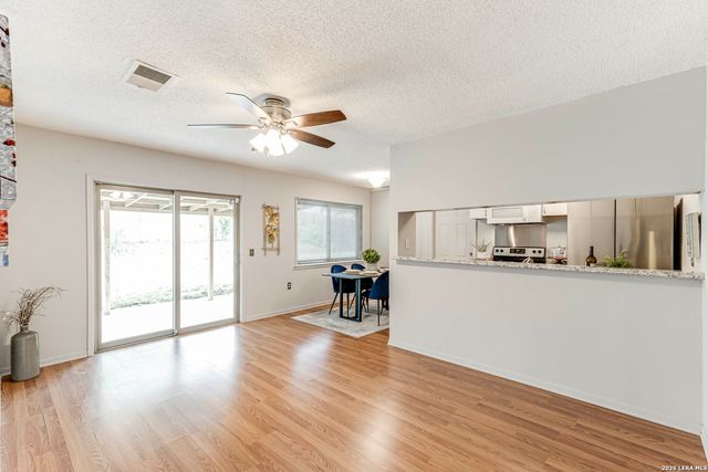 7925 Dry Canyon Trl, Live Oak, TX 78233