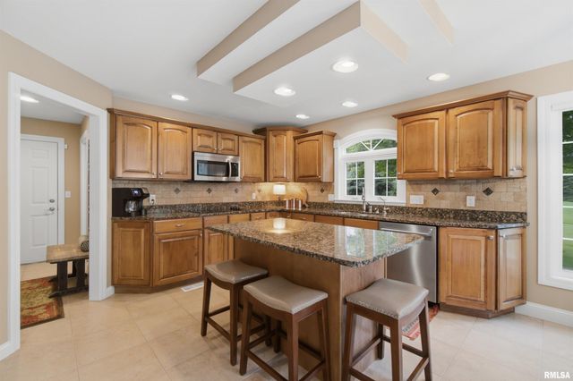 7216 N DRAYCOTT Place, Peoria, IL 61615