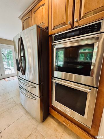 7216 N DRAYCOTT Place, Peoria, IL 61615