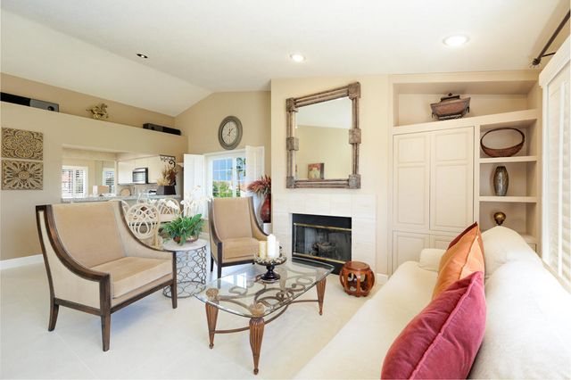 272 Vista Royale Circle E, Palm Desert, CA 92211