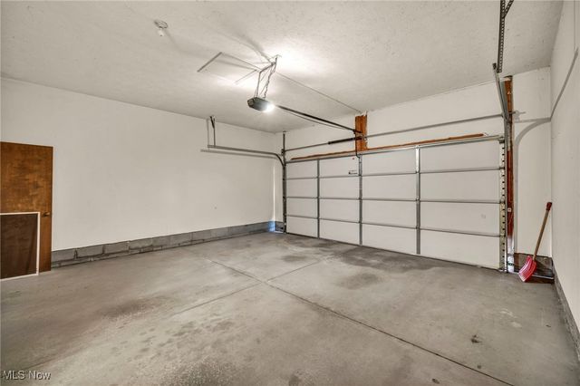 1295 Vantage Way, Streetsboro, OH 44241