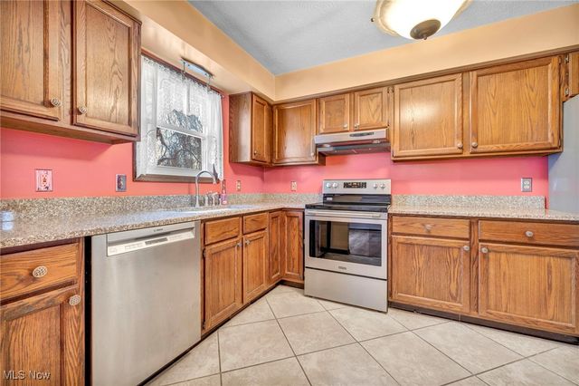 1295 Vantage Way, Streetsboro, OH 44241