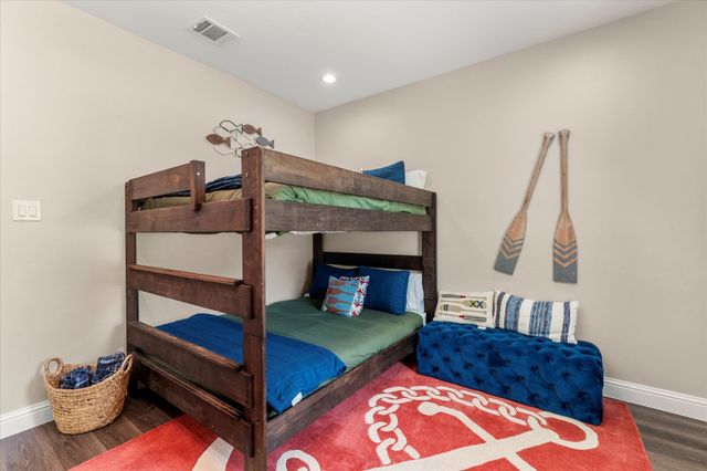 337 Admiral Drive, Gun Barrel City, TX 75156