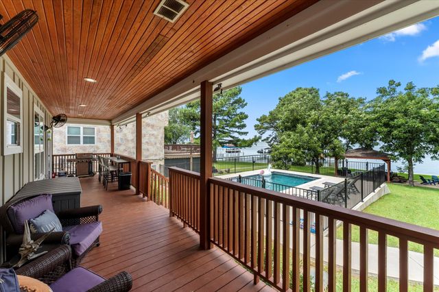 337 Admiral Drive, Gun Barrel City, TX 75156