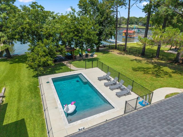 337 Admiral Drive, Gun Barrel City, TX 75156