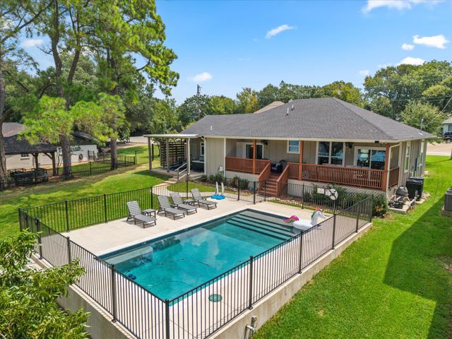 337 Admiral Drive, Gun Barrel City, TX 75156