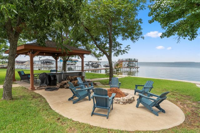 337 Admiral Drive, Gun Barrel City, TX 75156