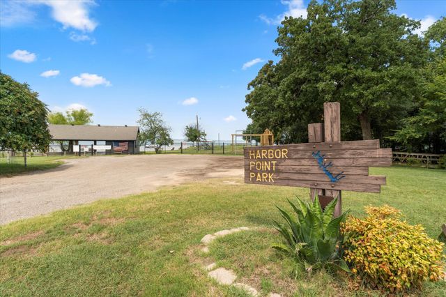 337 Admiral Drive, Gun Barrel City, TX 75156