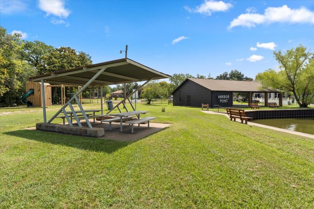 337 Admiral Drive, Gun Barrel City, TX 75156