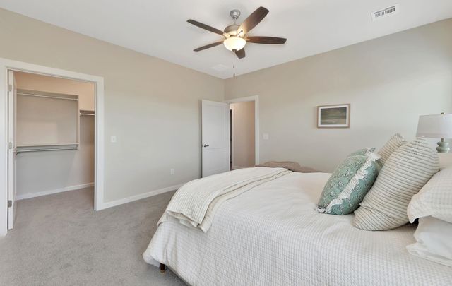 940 N Forestview St, Wichita, KS 67235
