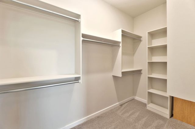 940 N Forestview St, Wichita, KS 67235