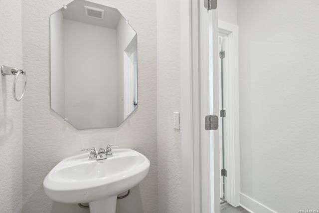 6343 Comanche Coyote, San Antonio, TX 78233