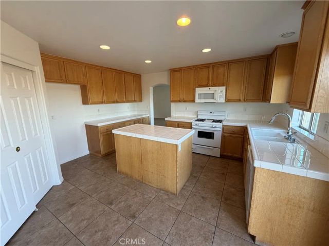 23785 Black Canyon Drive, Menifee, CA 92587