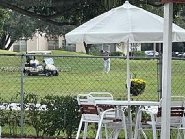 9471 Evergreen Pl 401, Davie, FL 33324