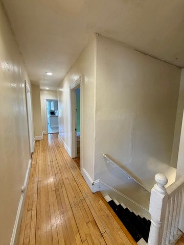 21 4th St 2, Attleboro, MA 02703