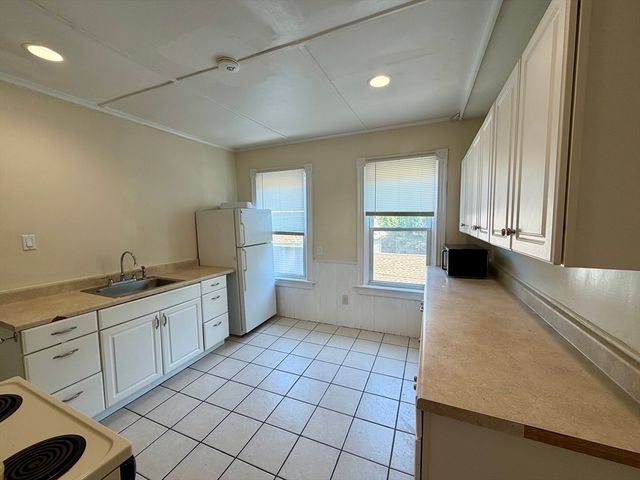 21 4th St 2, Attleboro, MA 02703