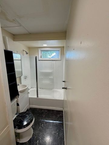 21 4th St 2, Attleboro, MA 02703