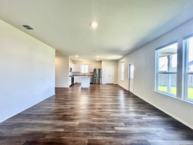 10235 Crossbuck, Converse, TX 78109